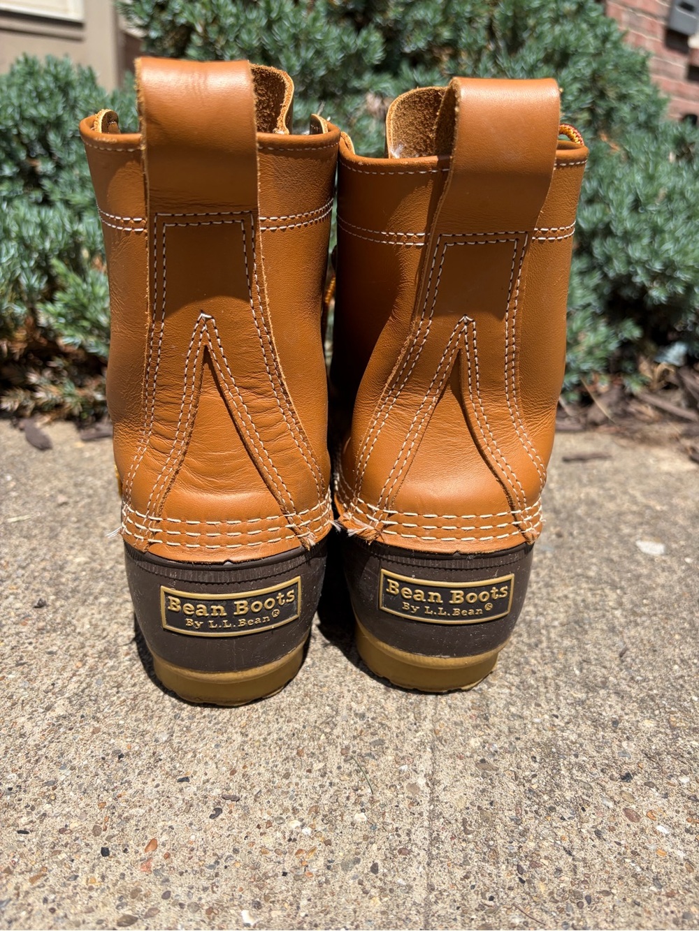 L.L. Bean Women’s Two-Tone Duck Boots in Brown and Chestnut - Picture 2 of 6